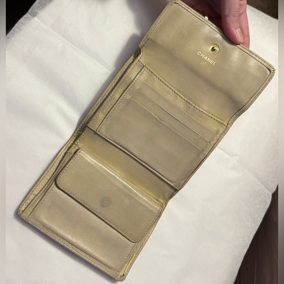 AUTHENTIC CHANEL Neutral Caviar Leather Interlocking C CC Vintage Logo Wallet - Picture 12 of 16